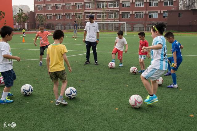 胡金秋17+16广厦逆转新疆 林崴26分同曦胜天津